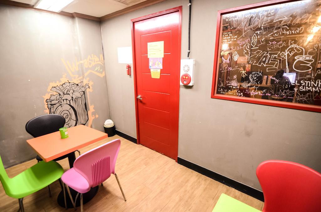 Kimchee Sinchon Guesthouse Seoul Eksteriør billede