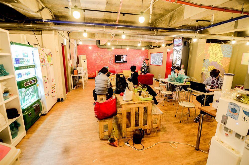Kimchee Sinchon Guesthouse Seoul Eksteriør billede