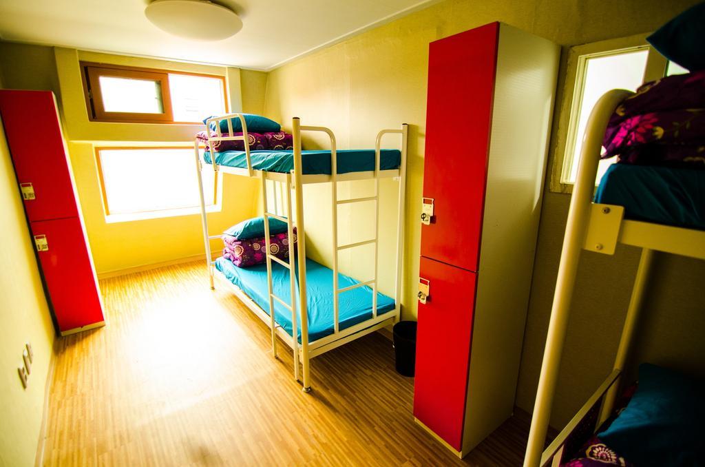 Kimchee Sinchon Guesthouse Seoul Værelse billede