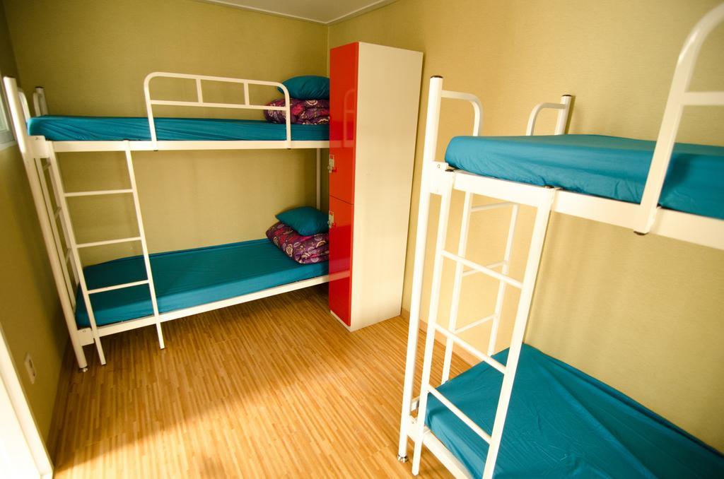 Kimchee Sinchon Guesthouse Seoul Værelse billede
