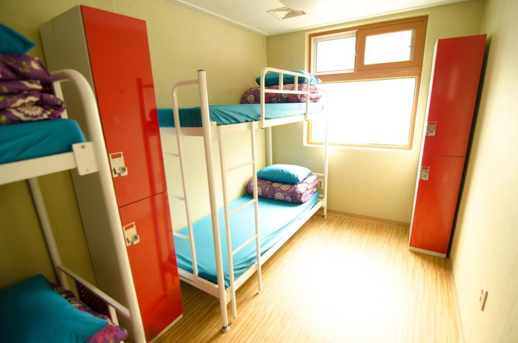 Kimchee Sinchon Guesthouse Seoul Værelse billede