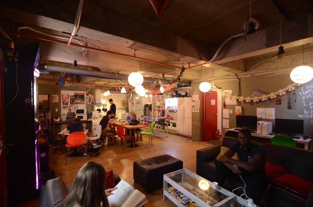 Kimchee Sinchon Guesthouse Seoul Eksteriør billede