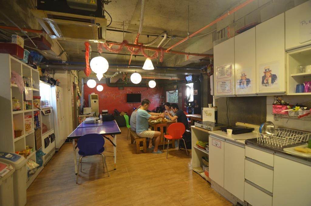 Kimchee Sinchon Guesthouse Seoul Eksteriør billede