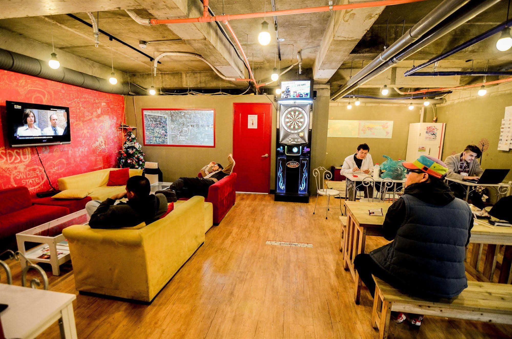 Kimchee Sinchon Guesthouse Seoul Eksteriør billede